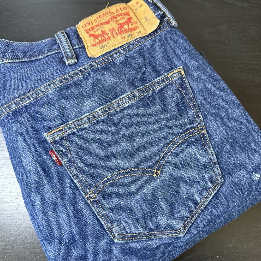Levis 501 Jeans Mens 38x30 Fits 37x29 Button Fly Straight Leg Denim 5 Pocket‎